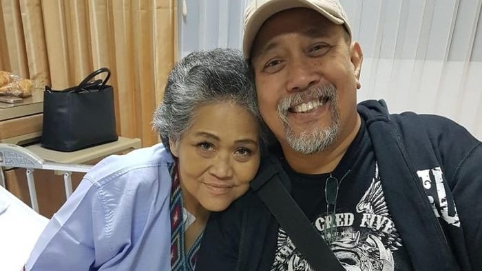 Indro Warkop bersama sang istri, Nita.