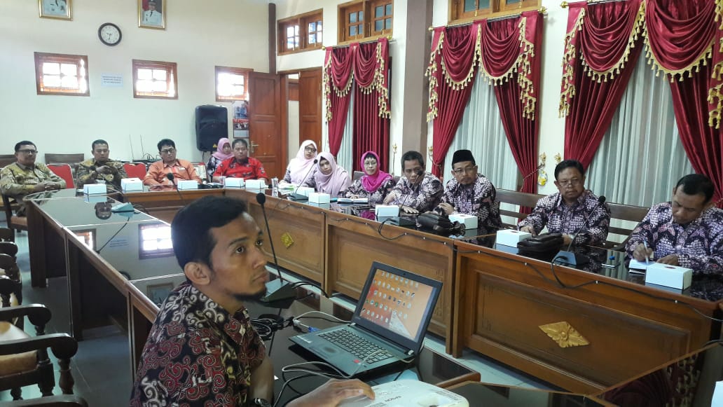 Suasana saat anggota Komisi D DPRD Lamongan studi banding ke Sukoharjo. (Foto: Istimewa)