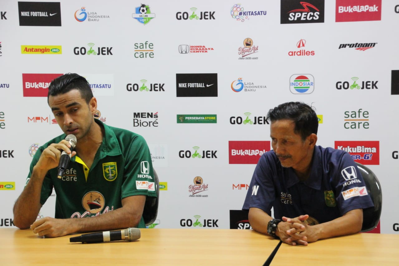 Bek Persebaya Surabaya, Otavio Dutra (kiri). (foto: Ocan/ngopibareng.id)