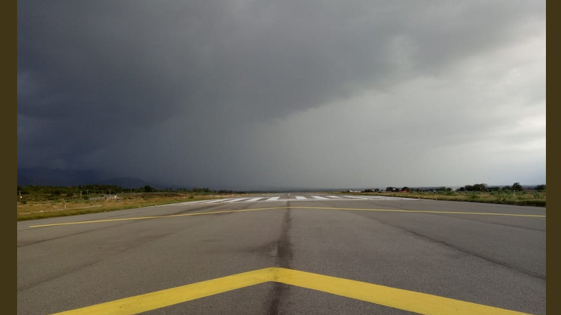 Kondisi terbaru runway Bandara Mutiara Sis Al Jufri di Palu. Foto: Twitter Kapusdatin BNPB Sutopo Purwo Nugroho.