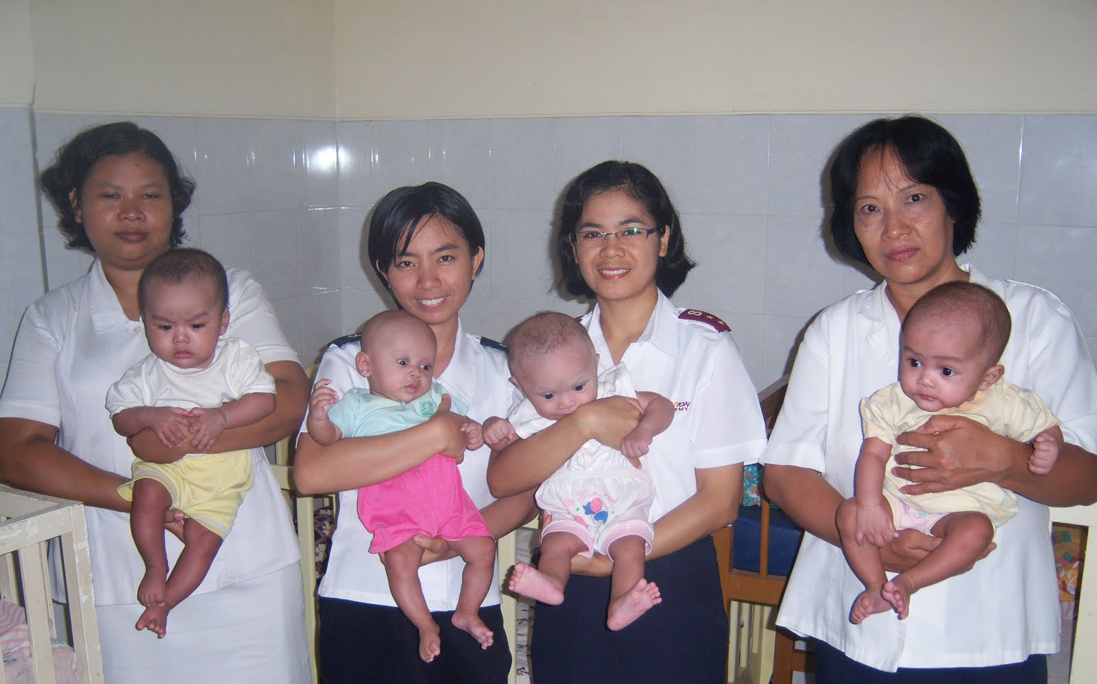 Sejumlah anak asuh di Perumahan Ibu dan Anak Matahari Terbit Surabaya (Foto: Matahari Terbit)