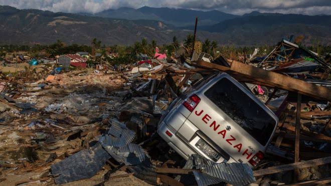 Kawasan Palu setelah diterjang tsunami. Foto: BBC.com