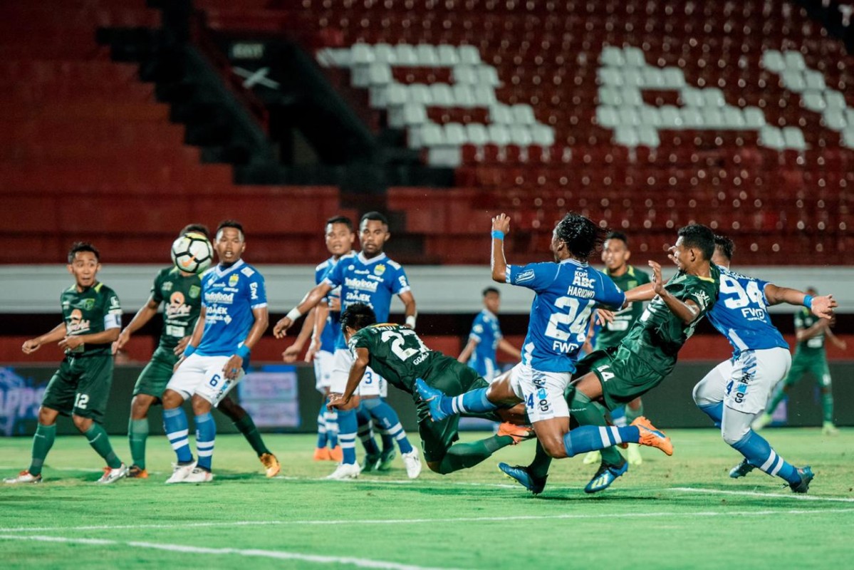 Persebaya Surabaya vs Persib Bandung. (foto: Persebaya)