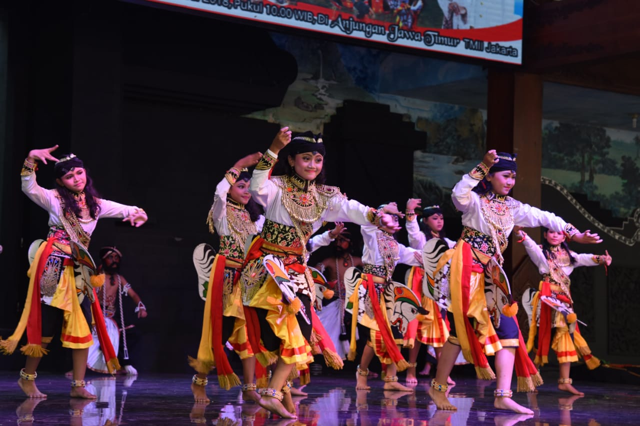 Penampilan Reog Anak di anjungan Jatim Taman Mini Indonesia Indah. Foto: asmanu/ngopibareng.id
