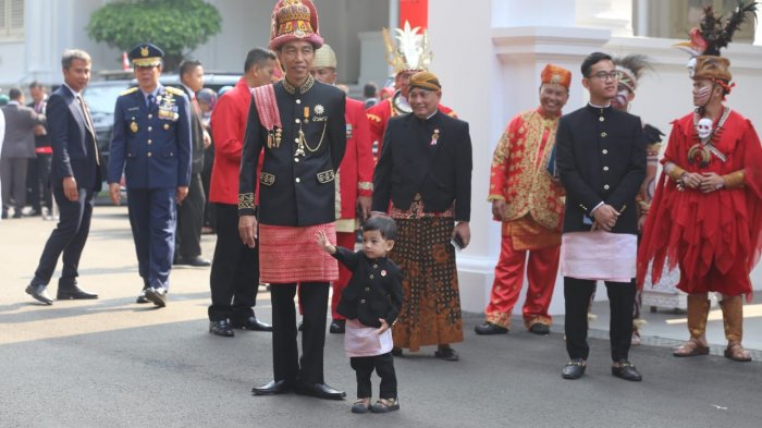 Penampilan Jan Ethes saat upacara 17 Agustus 2018 lalu.