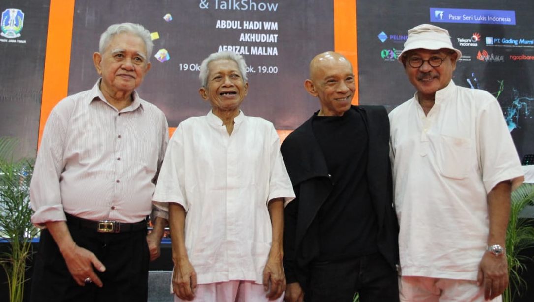 Para tokoh seni dari kiri, Abdul Hadi, Akhudiat, Afrizal Malna, dan M. Anis (Ketua pelaksana PSLI). (foto: Ocan/ngopibareng)