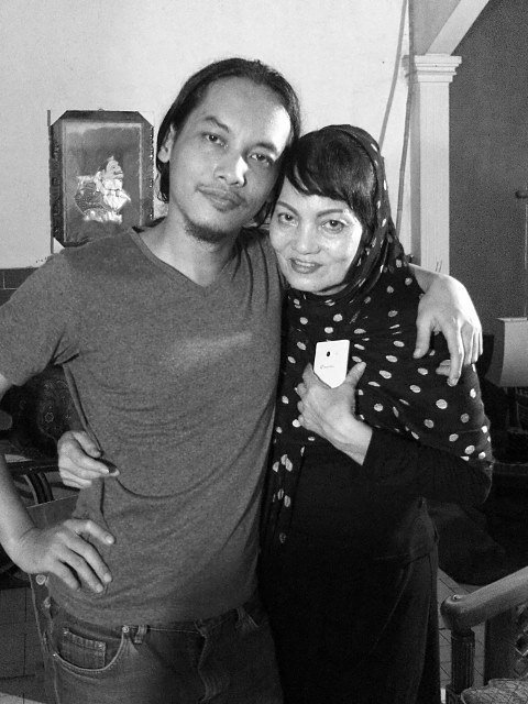 Titi Qadarsih dan putranya, Indra Qadarsih.