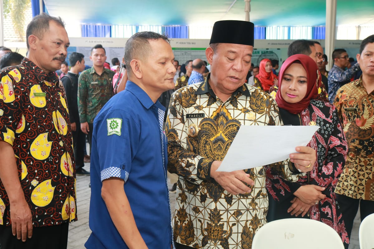 Bupati Lamongan, Fadeli saat menghadiri pembukaan job fair di BLK Lamongan, Selasa, 2 Oktober 2018. (Foto: Totok/ngopibareng.id)