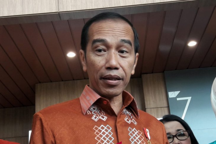 Presiden Joko Widodo usai menghadiri pembukaan Trade Expo Indonesia Ke-33 di Indonesia Convenction Exhibition, Tangerang pada Rabu 24 Oktober 2018. (Foto: Antara/Bayu Prasetyo)