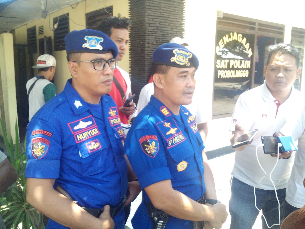 Kasat Polair Polres Probolinggo AKP Slamet Prayitno saat memberikan keterangan. (Foto: Ikhsan.ngopibareng.id) 