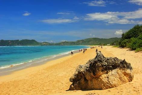 Sudut lain Pantai Sekotong. foto:wisatadilombok.id