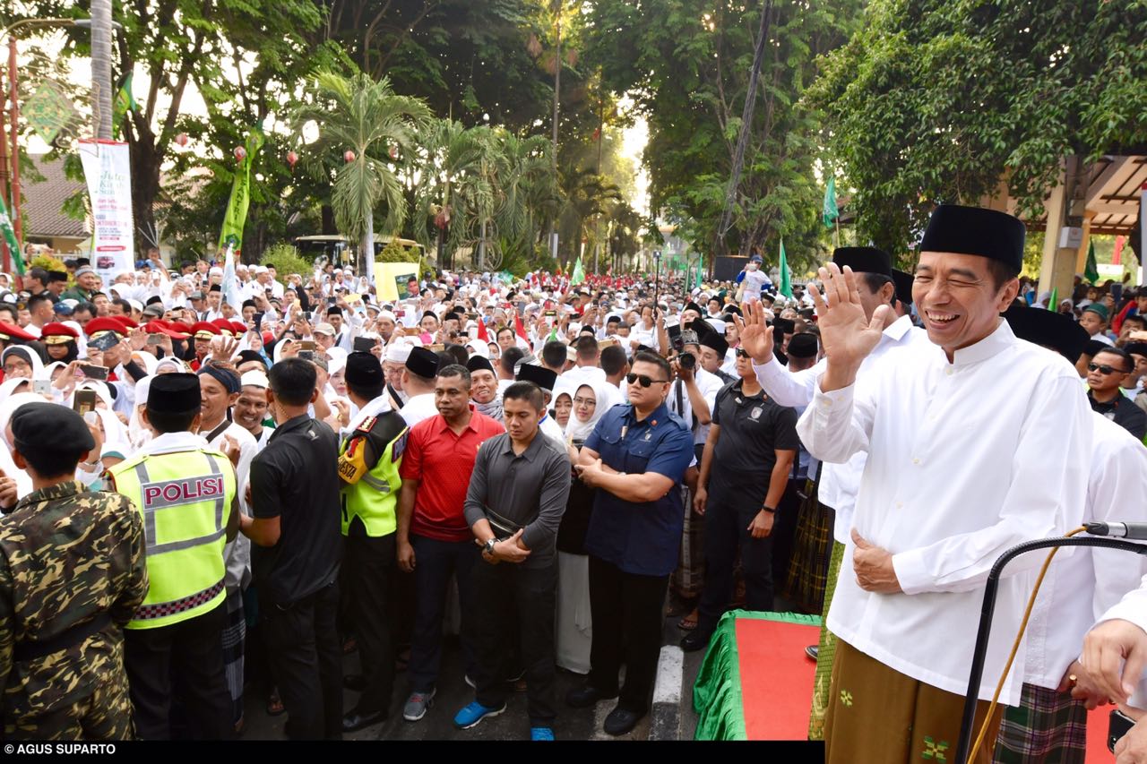 Presiden Joko Widodo pada Kirab Hari Santri di Sidoarjo. (foto: ngopibareng.id)
