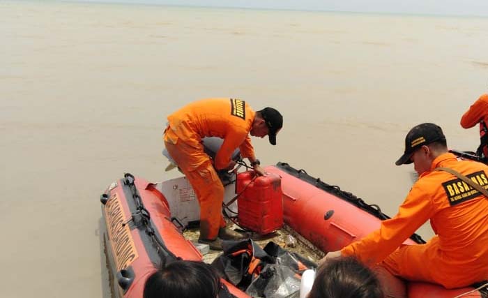 Sebanyak 847 orang terlibat dalam pencarian pesawat Lion Air JT 610, termasuk Tim Basarnas. (Foto: Farid/ngopibareng)Tim Basarnas 