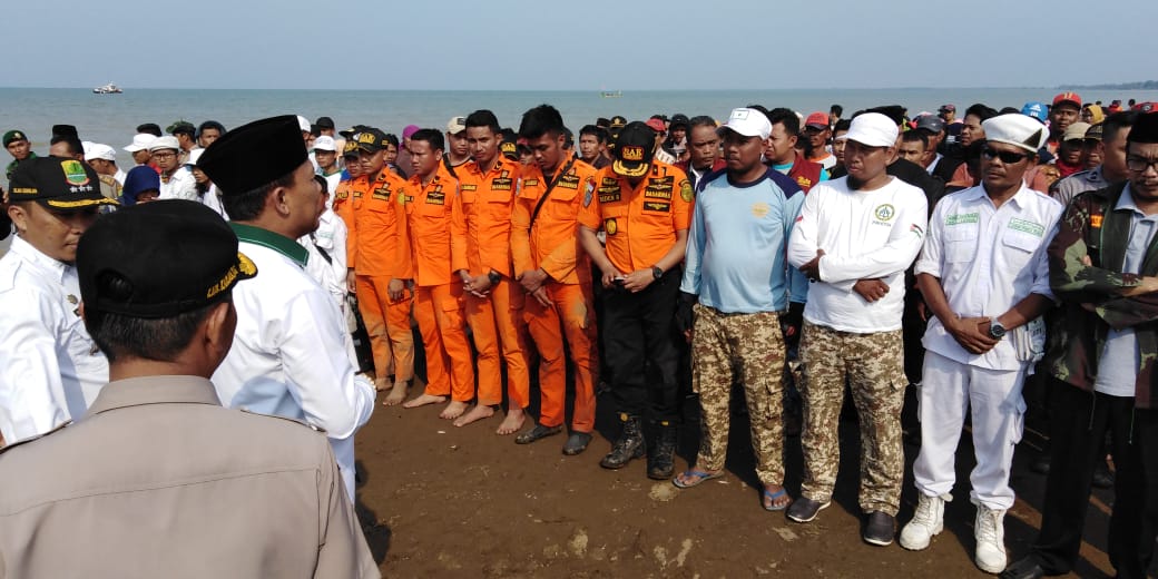 Wakil Bupati Karawang Ahmad Zamakhsyar memberikan imbauan. (Foto: Farid/ngopibareng.id)