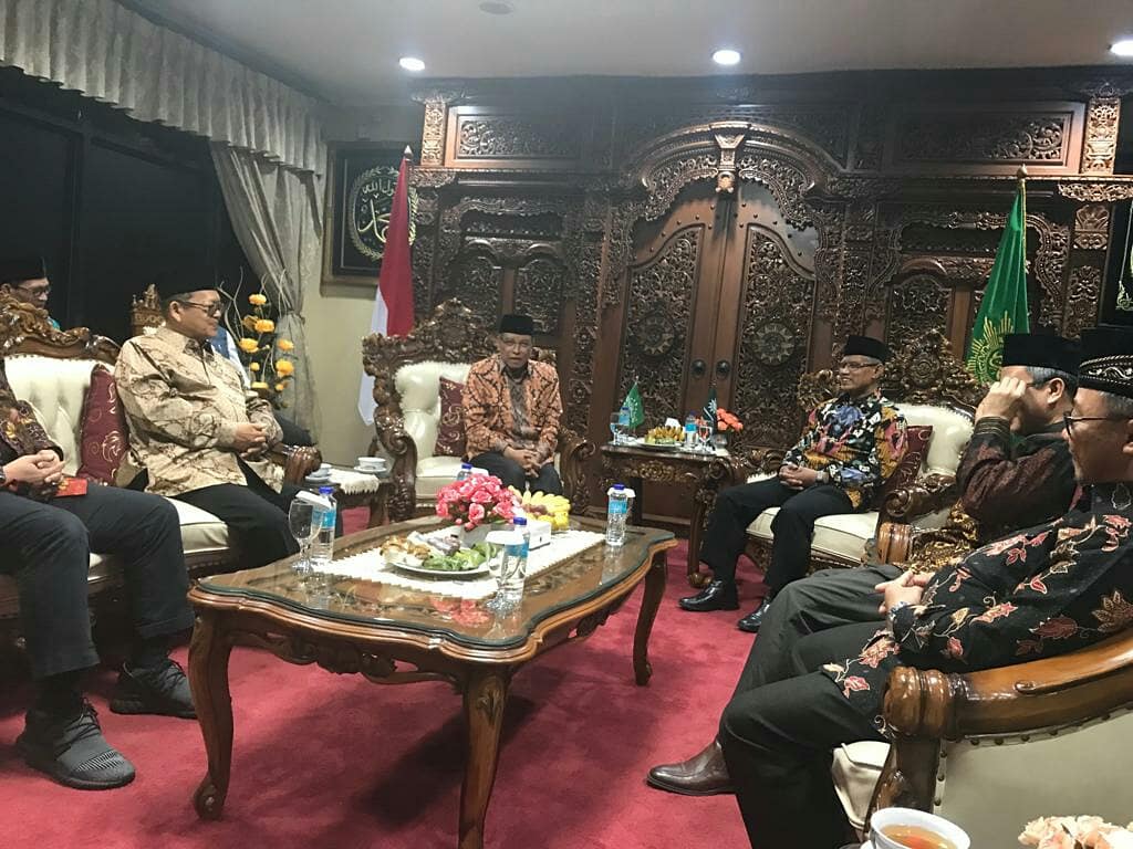 PERTEMUAN: Para tokoh Nahdlatul Ulama dan Muhammadiyah di Gedung Dakwah Muhammadiyah Jakarta. (foto: md for ngopibareng.id)