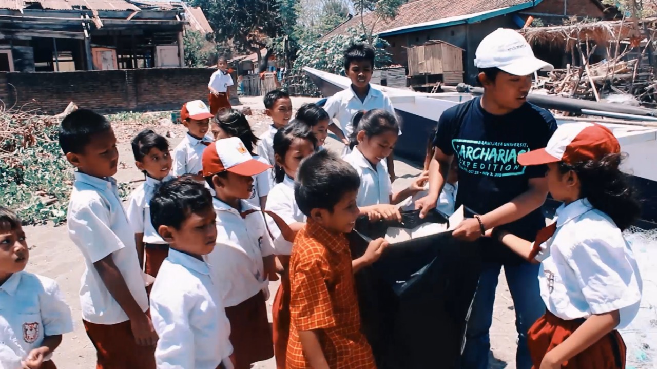 Sekolah edukasi pesisir. (Foto: FISHDIC FPIK UB)