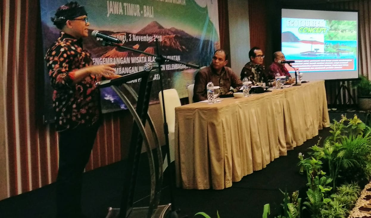 Bupati Banyuwangi mengawal FGD. foto:kemenpar