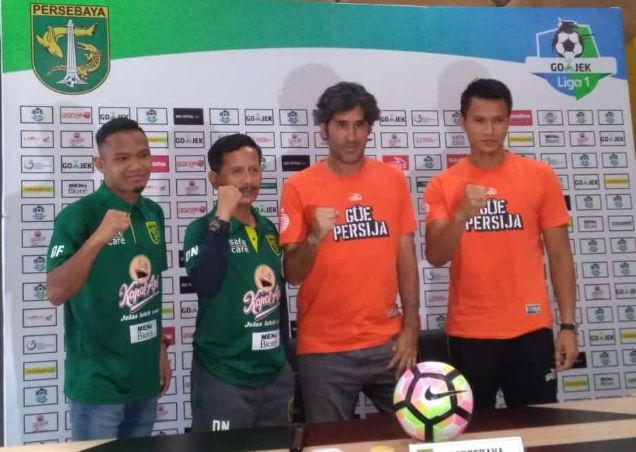 Tim pelatih Persebaya dan Persija.