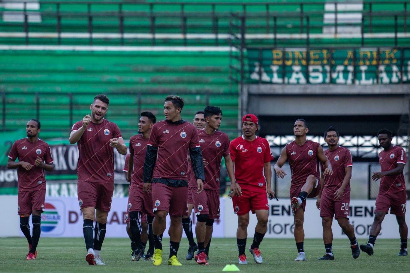 Tim Persija Jakarta saat uji lapangan GBT. (foto: Istimewa)