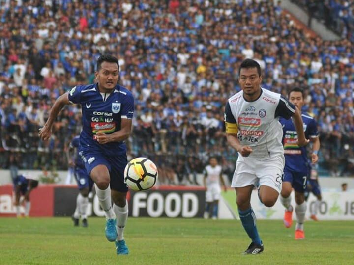 PSIS melawan Arema FC. (Foto: Arema FC)