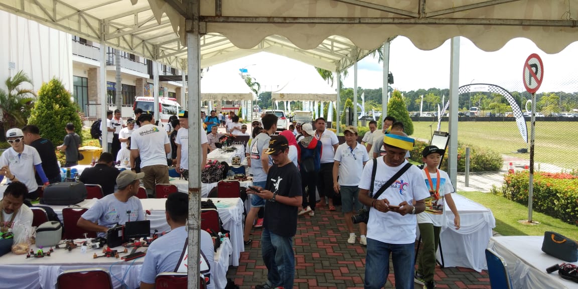 Kesemarakan lomba drone. foto:kemenpar