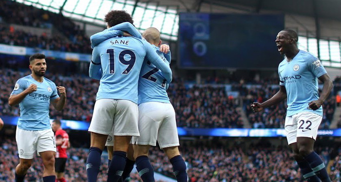 Hingga pekan ke-11 Premier League, Manchester City masih kukuh di puncak klasemen sementara. (Foto: Twitter/@LeroyShane)