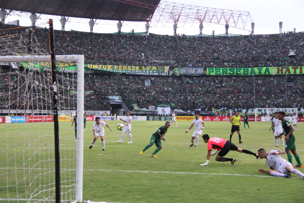 Persebaya vs Persija. (foto: Roesdan/ngopibareng)