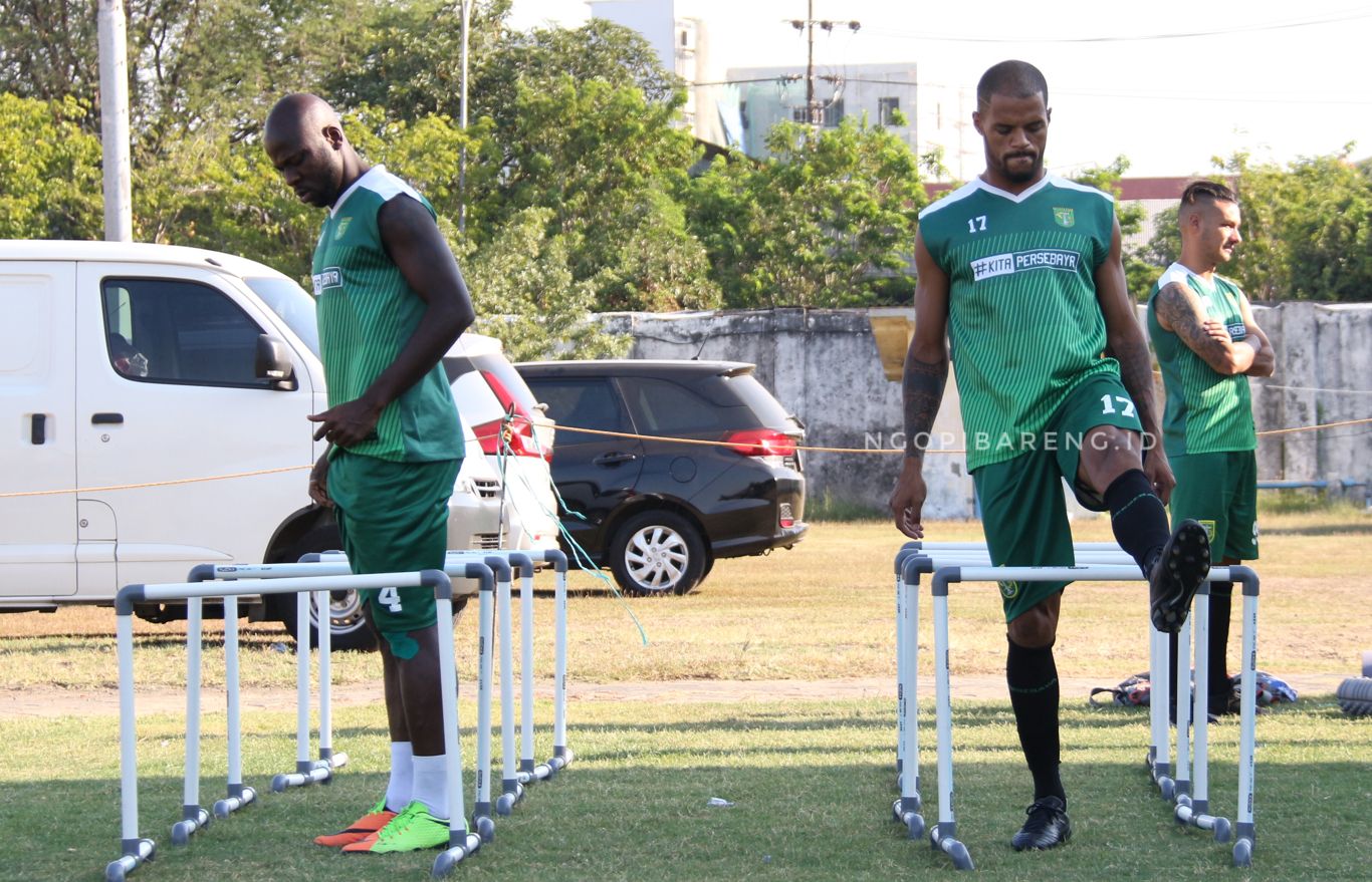 Striker Persebaya, David da Silva mulai ikuti latihan. (foto: Haris/ngopibareng)