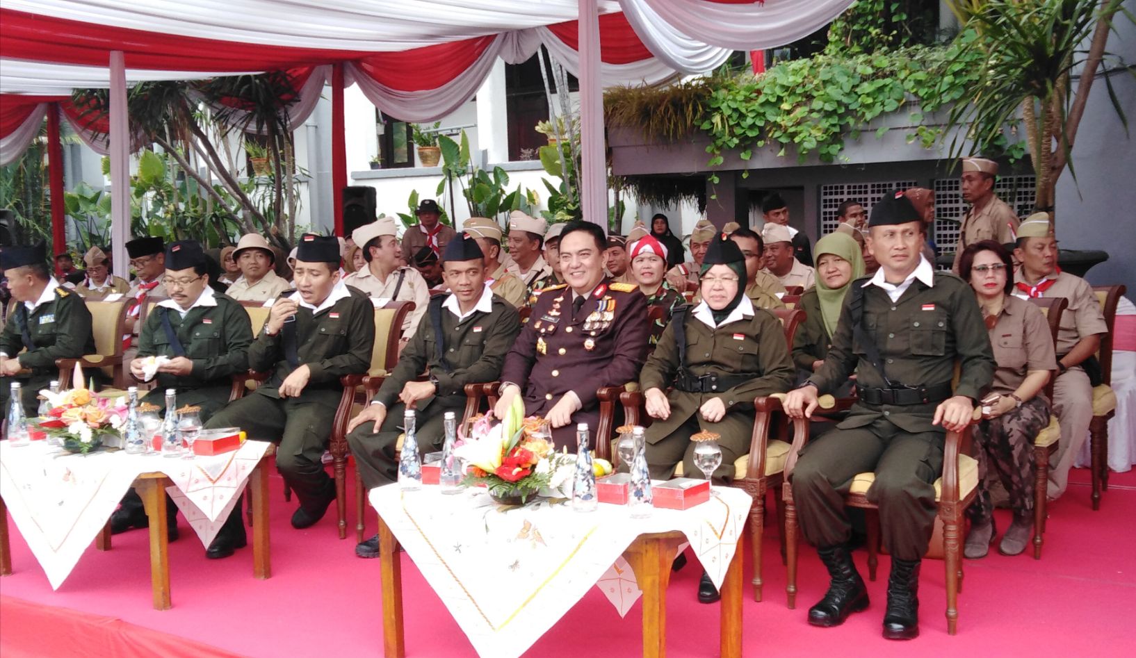 Wali Kota Surabaya Tri Rismaharini bersama Forpimda Surabaya, saat Upacara Hari Pahlawan di Taman Surya Balai Kota Surabaya, Sabtu, 10 November 2018. (Foto: Farid/ngopibareng.id) 