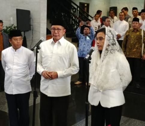 BEASISWA: Menteri Keuangan Sri Mulyani bersama Menag Lukman Hakim saat Peluncuran Beasiswa Santri LPDP di Gedung Kementerian Agama, Jakarta. (Foto: setkab for ngopibareng.id)