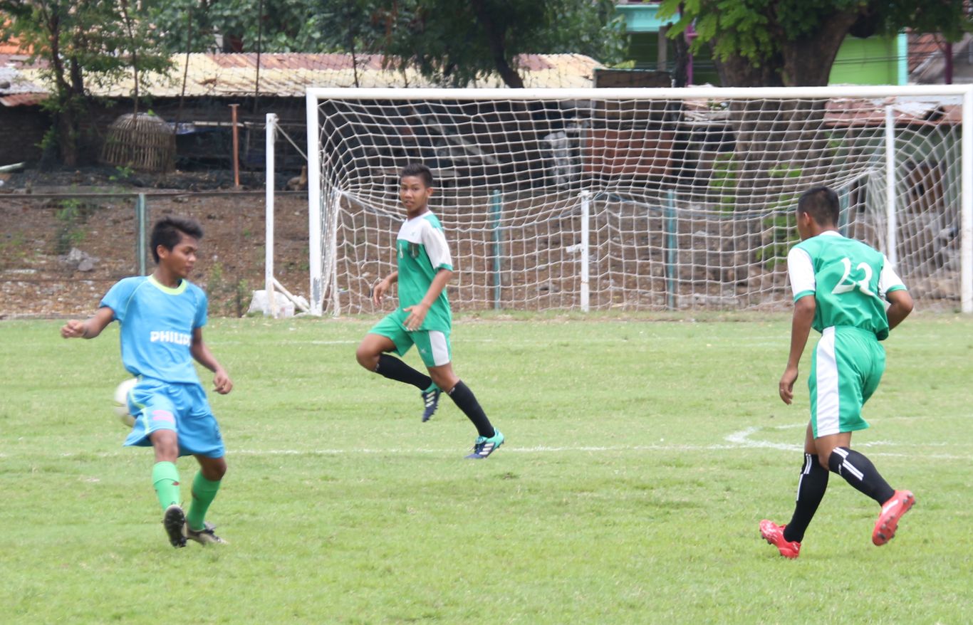 Persebaya U16 saat uji coba menghadapi Anak Bangsa. (foto: Haris/ngopibareng)