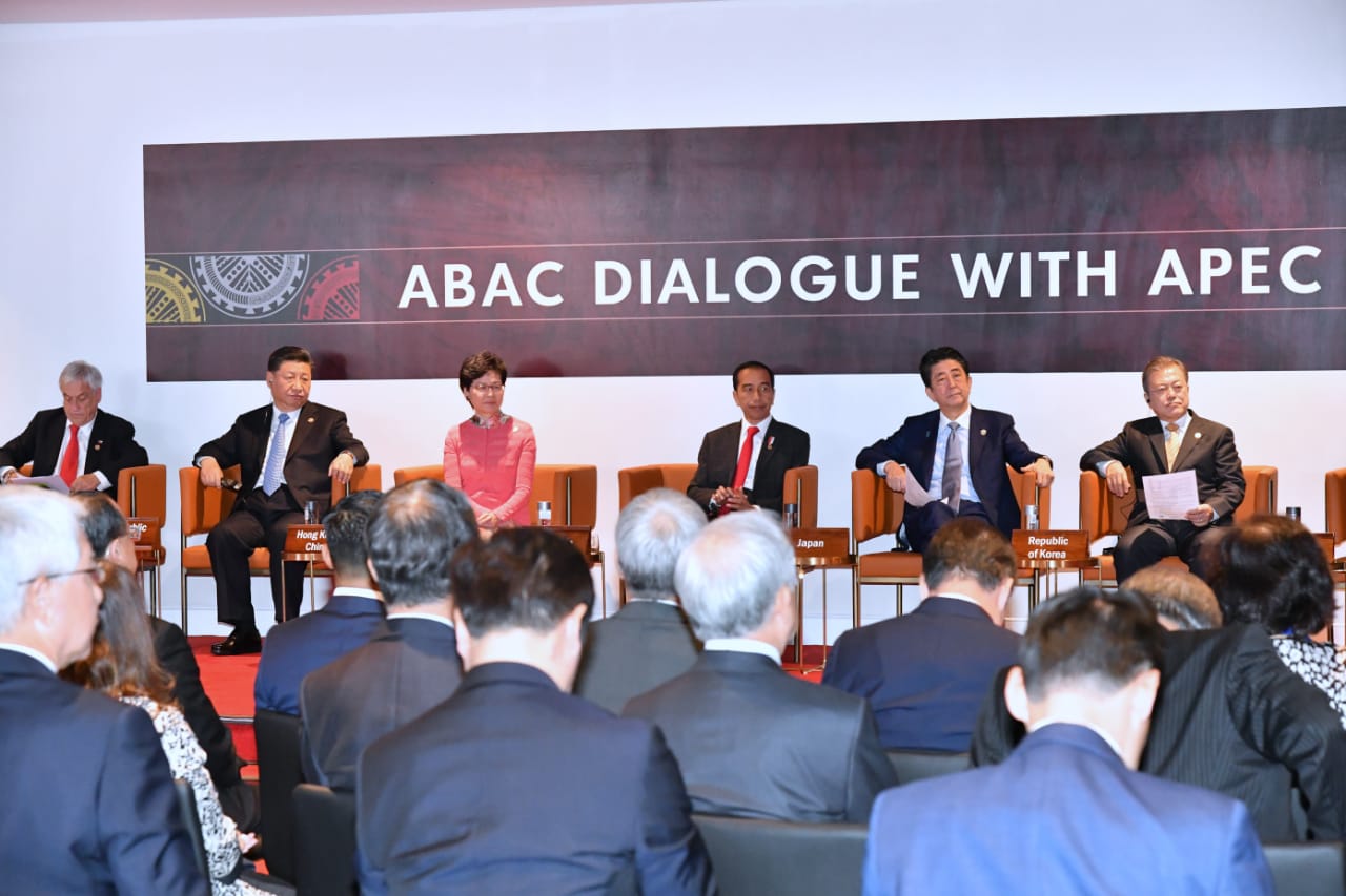 KONFERENSI PUCAK: Presiden Joko Widodo menghadiri presentasi APEC Business Advisory Council (ABAC) di Port Moresby, Papua New Guinea. (Foto: Laily Rachev - Biro Pers Setpres)