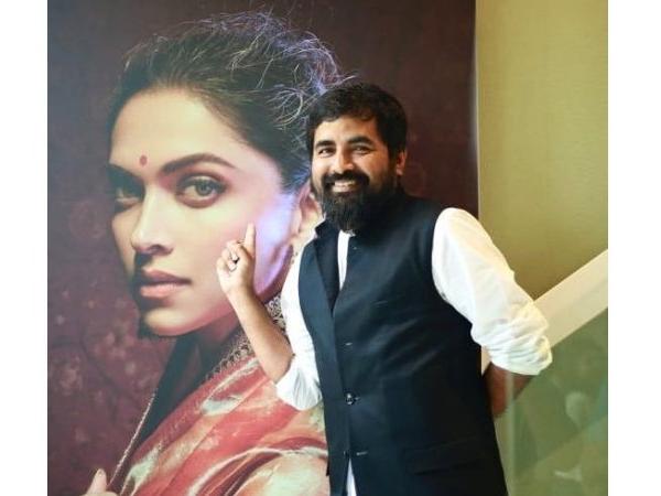 Sabyasachi Mukherjee, desainer gaun pengantin Deepika Padukone.