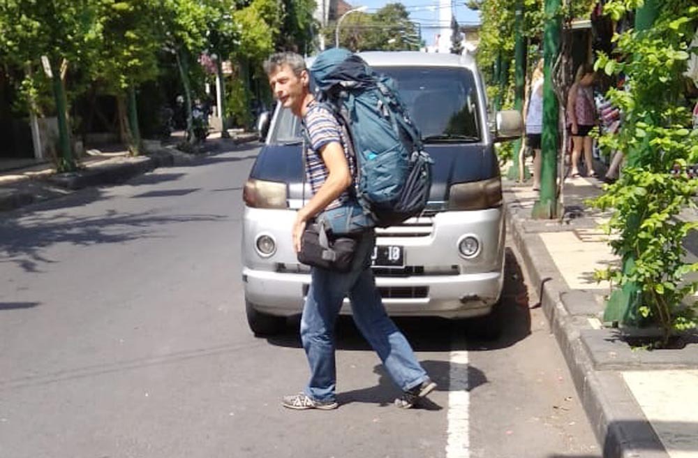 Boris Osmanov tiba di Denpasar, Bali, Minggu, 18 November 2018. (Foto: Iksan/Ngopibareng.id)