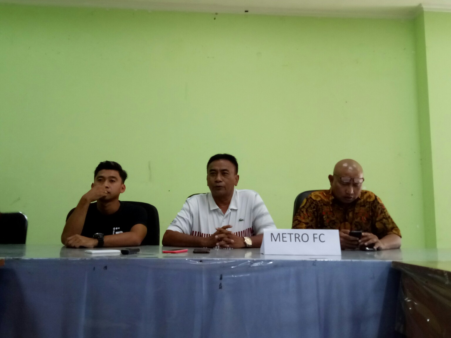 Konferensi pers Metro FC. (Foto: Umar Alfa/Ngopibareng)