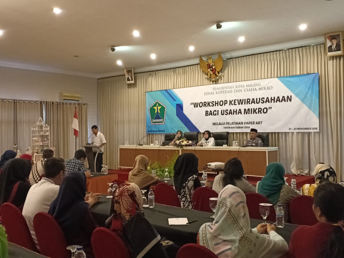 Workshop Kewirausahaan Bagi Usaha Mikro Melalui Pelatihan Art Paper. (Foto: Humas Pemkot Malang)