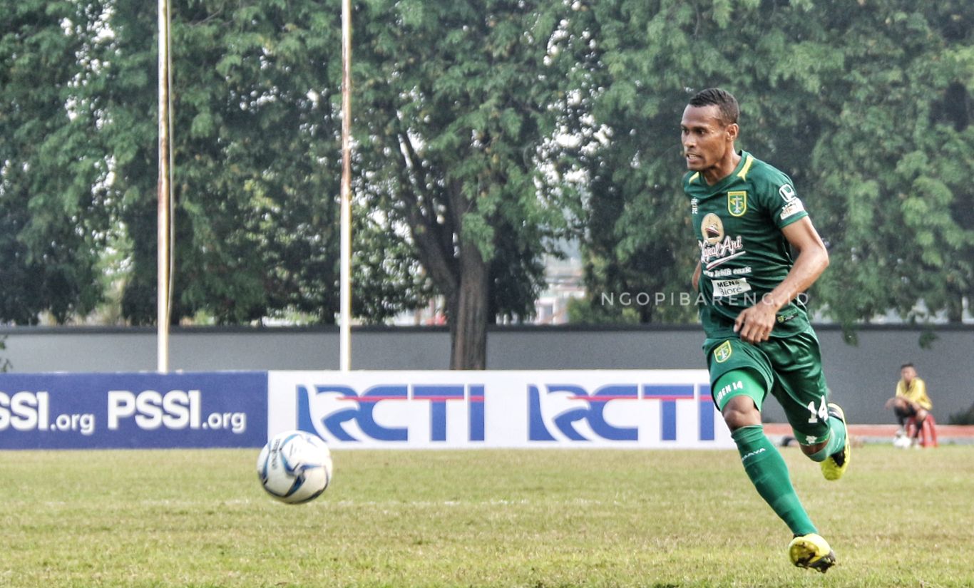 Bek kiri Persebaya, Ruben Sanadi. (foto: Haris/ngopibareng)