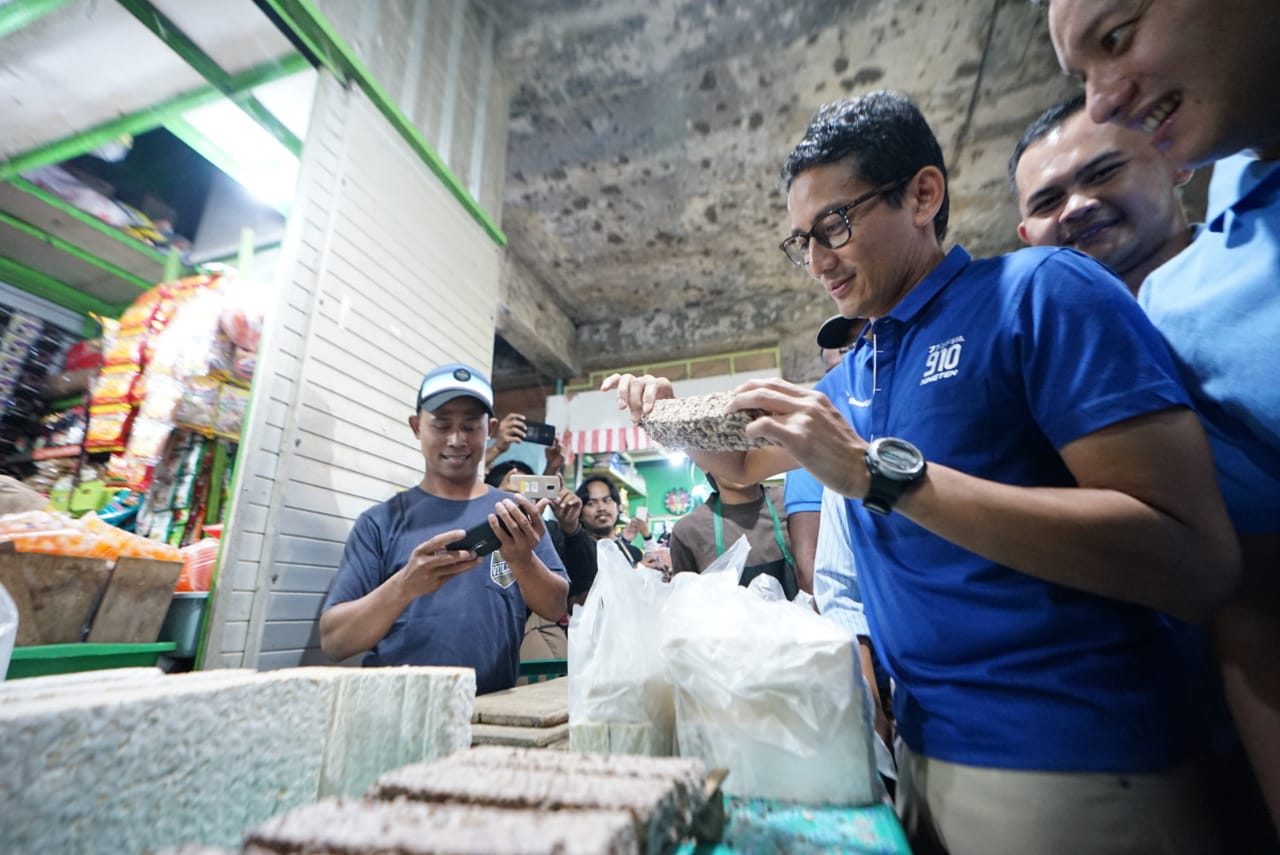 Sandiaga Uno saat berkunjung ke Pasar Besar Malang. (Foto: Timses Prabowo-Sandi)