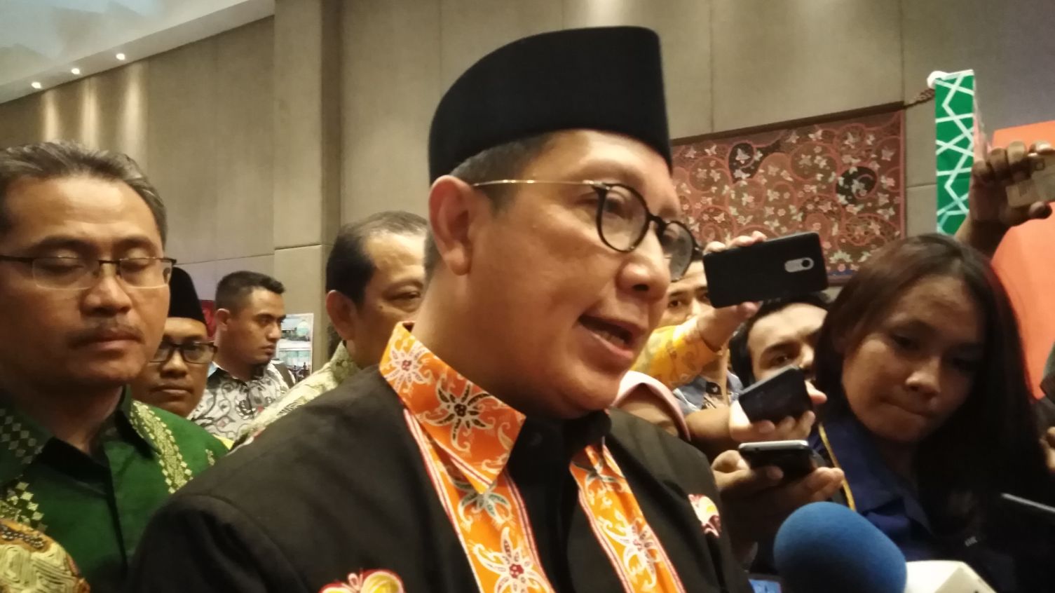 Menag saat menghadiri pada puncak peringatan Hari Guru & Anugerah Guru dan Tenaga Kependidikan Madrasah Berprestasi 2018, di Dyandra Convention Center, Surabaya, Minggu, 25 November 2018 malam. (Foto: farid/ngopibareng.id) 