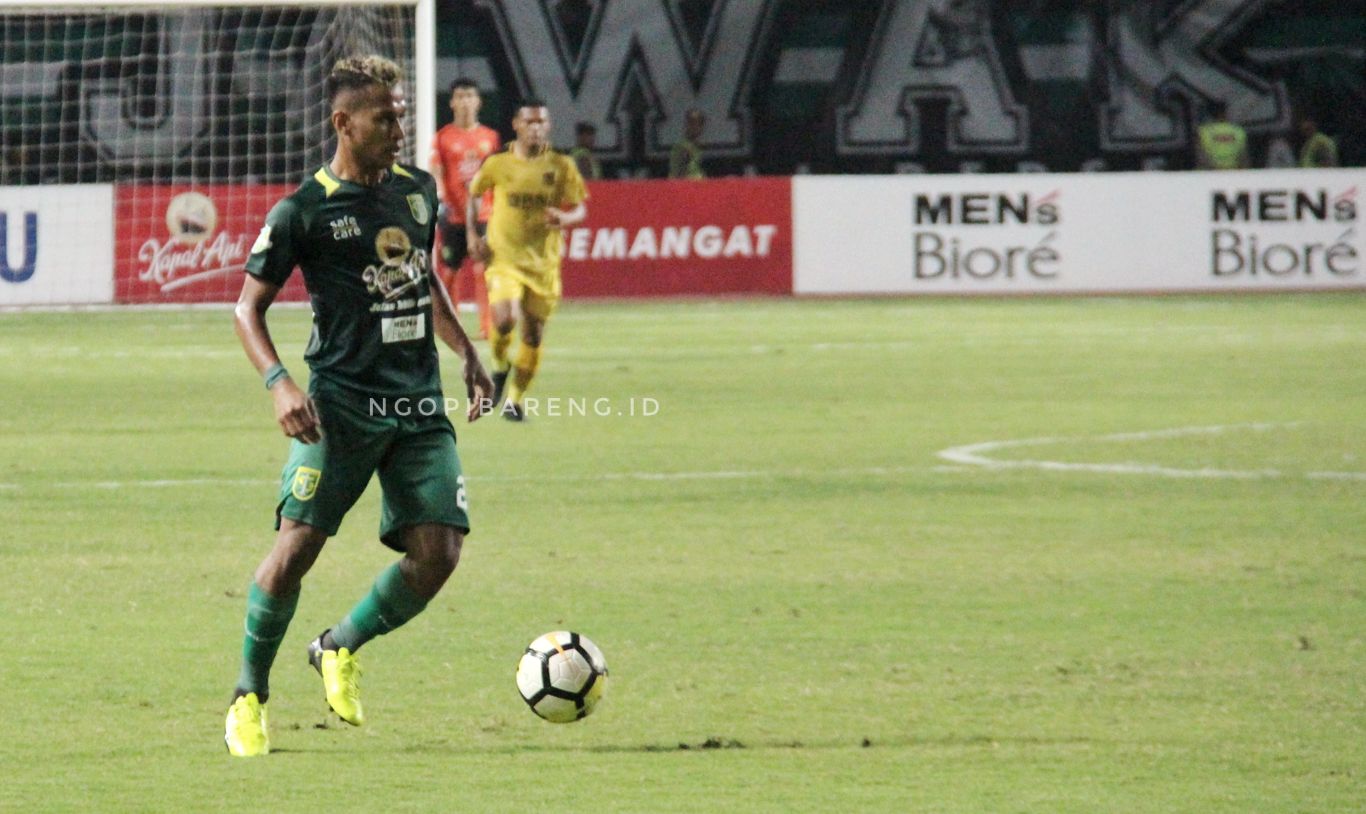 Pemain Persebaya, Osvaldo Haay. (foto: Haris/ngopibareng)