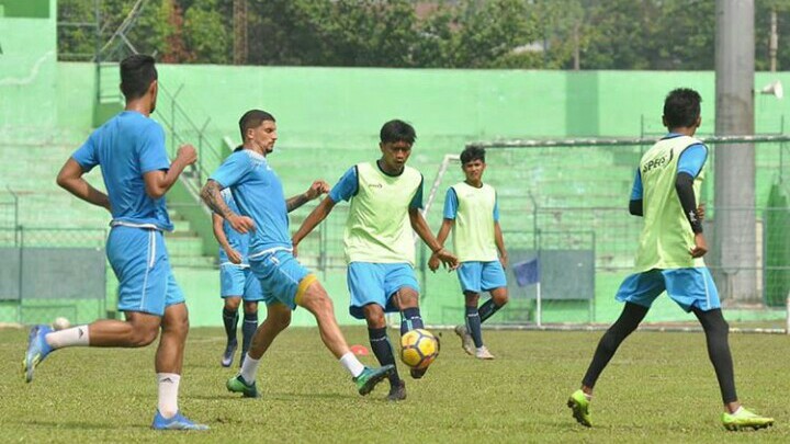 Pemain Arema FC saat berlatih. (Foto: Dokumentasi Arema FC)