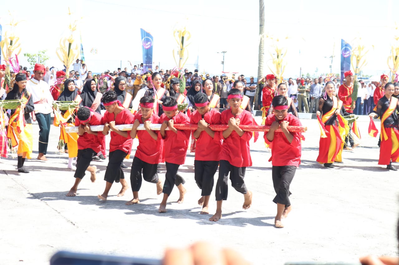 Atraksi budaya seperti Tarian Tokuwela. Foto:Pesona Indonesia