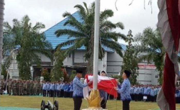 Sang Saka jatuh dan gagal berkibar di Kapuas Hulu, Kalimantan Barat. (Foto:Istimewa)