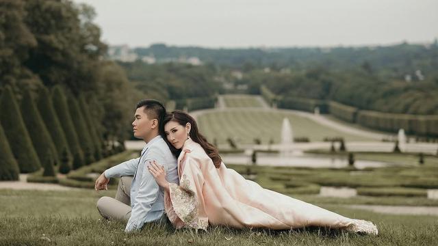 Pasangan Crazy Rich Surabayan Jusuf Maruta Cayadi dan Clarissa.