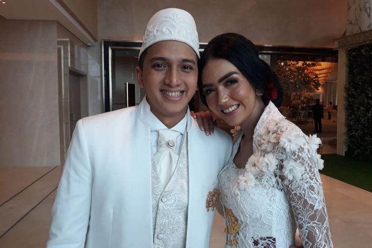 Pasangan Ge Pamungkas dan Anastasia Herzigova, yang akrab disapa Kyku, resmi menjadi pasangan suami istri, Sabtu 1 Desember 2018.