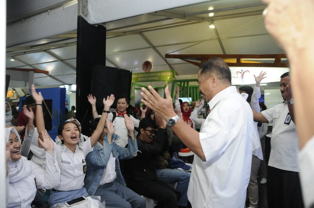 Menpar Arief Yahya dihadapan para generasi milenial. foto:kemenpar