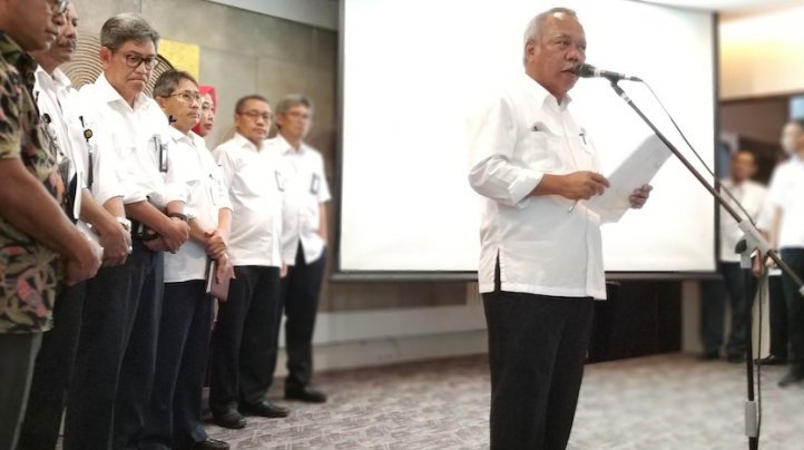 Menteri PUPR Basuki Hadimuljono dalam jumpa pers Kementerian PUPR terkait musibah yang menimpa pekerja pembangunan jembatan di Provinsi Papua, Selasa 4 Desember 2018. (Foto: Antara/Anggarini Paramita)