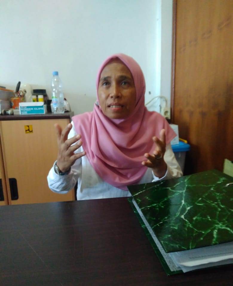 Endang Sulastri harus rela berpisah dengan Termasuk ketika harus ikhlas terpisah dengan suami dan anak semata wayangnya yang ada di Yogyakarta. (Foto: Endra/ngopibareng.id)