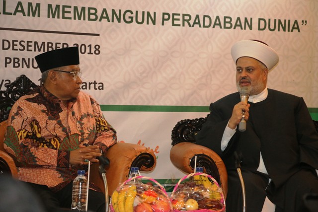 SEMINAR: Ketua Umum PBNU KH Said Aqil Siroj bersama Syekh Zuhar Utsman Al-Zua'id, ulama Lebanon. (Foto: nu for ngopibareng.id)