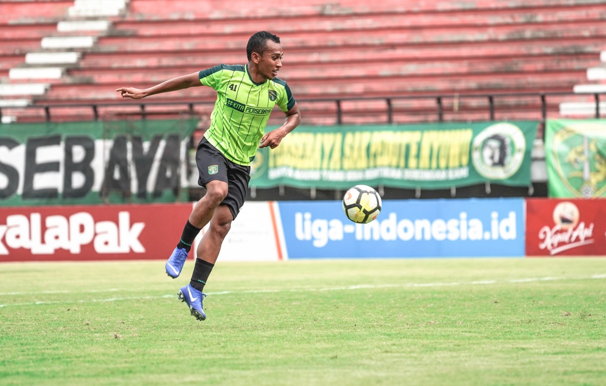 Irfan Jaya belum menemukan performa terbaik serta ketajamannya. (Foto: Persebaya.id)